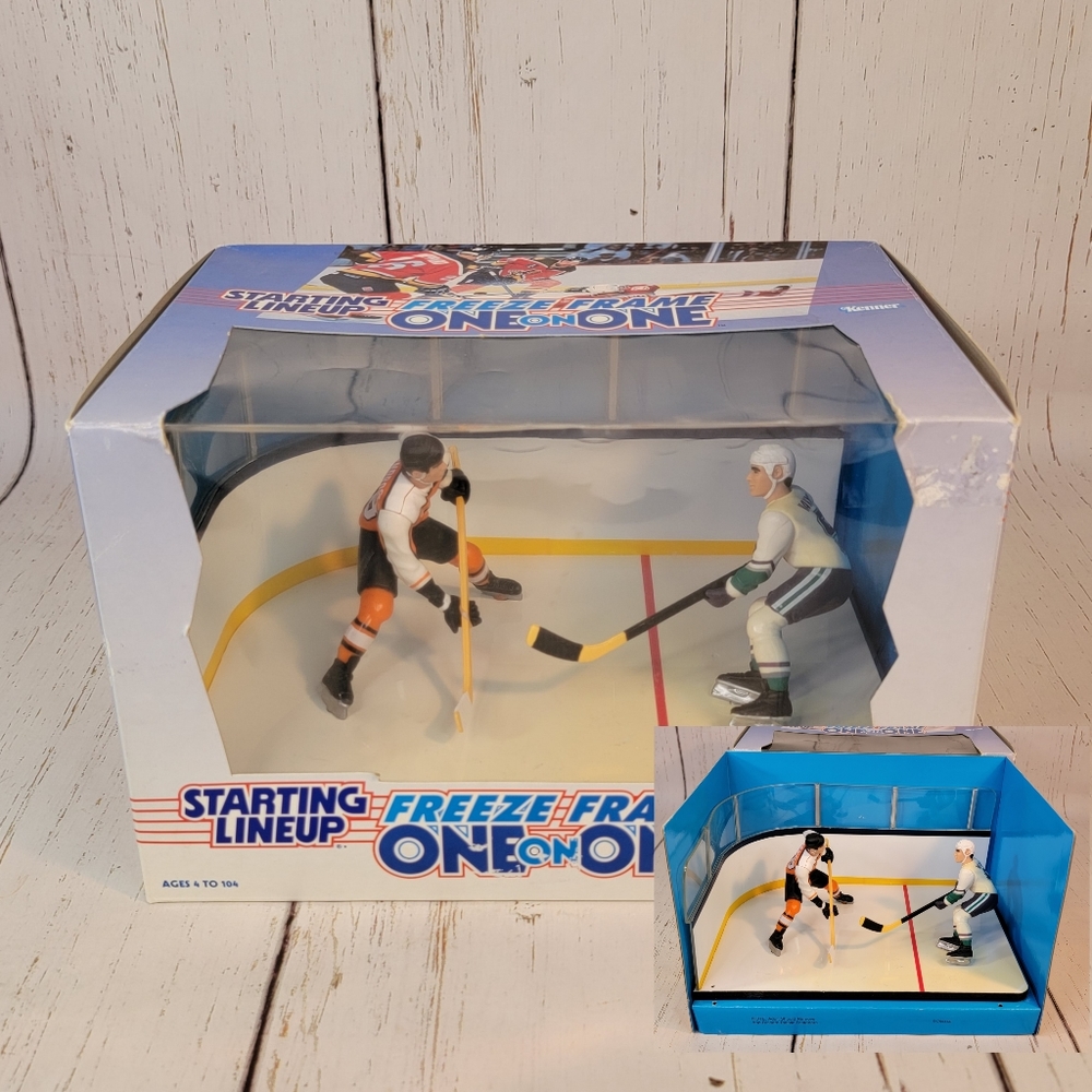 Starting Line Up One on One Paul Kariya & Eric Lindros Vintage Collectible